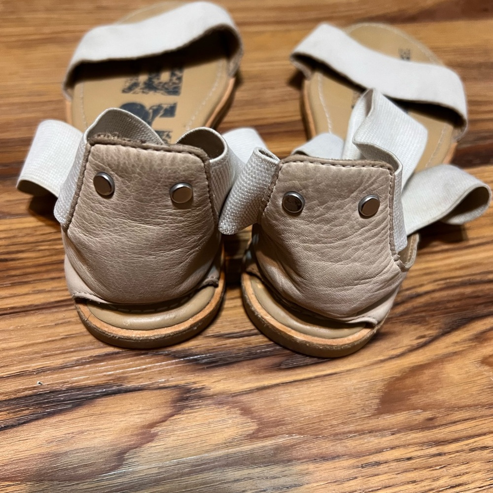 Sorel Ella II Sandals Gray Taupe Womens Slip On Shoes Size 7.5 - Picture 3 of 7